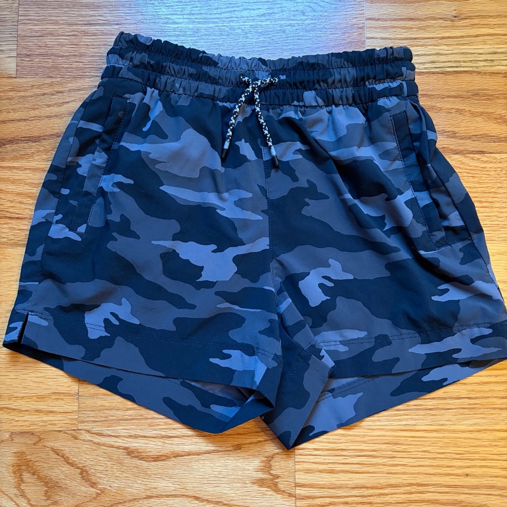 Athleta Girl play more 3” shorts camo print size medium 8-10